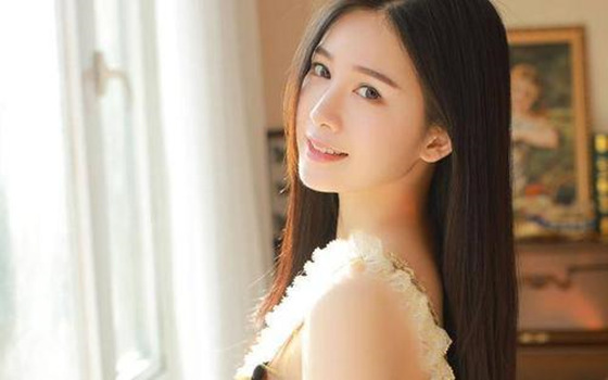 天生很妩媚的八字